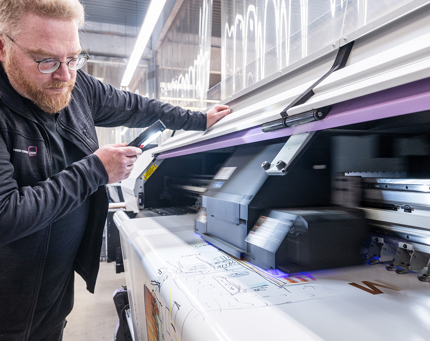 UV-Digitaldruck auf Planen in der Produktion bei planen-center